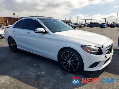 Czwarte zdjęcie samochodu z boku: 2021 MERCEDES-BENZ C 300 VIN:W1KWF8DB5MR623673 - miniatura