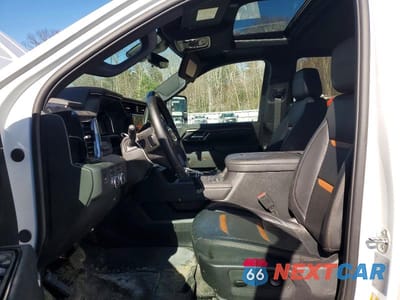 Zdjęcie 7 z 13 samochodu: 2025 GMC SIERRA K3500 AT4 VIN:1GT4UVE79SF300273 - miniatura