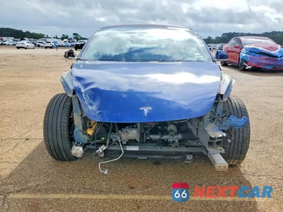 Piąte zdjęcie samochodu w środku: 2018 TESLA MODEL 3 VIN:5YJ3E1EA7JF010565 - miniatura