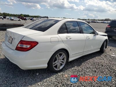 Trzecie zdjęcie samochodu z tyłu: 2012 MERCEDES-BENZ C 250 VIN:WDDGF4HB8CA712125 - miniatura