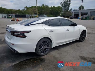 Trzecie zdjęcie samochodu z tyłu: 2020 NISSAN MAXIMA PLATINUM VIN:1N4AA6FV5LC384910 - miniatura