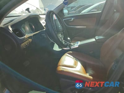 Zdjęcie 7 z 11 samochodu: 2013 VOLVO S60 T5 VIN:YV1612FH2D2221118 - miniatura