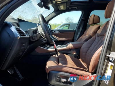 Zdjęcie 7 z 13 samochodu: 2025 BMW X5 M60I VIN:5UX33EU04S9Y01491 - miniatura