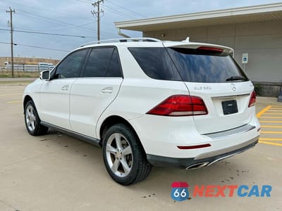 Trzecie zdjęcie samochodu z tyłu: 2016 MERCEDES-BENZ GLE 350 4MATIC VIN:4JGDA5HB8GA720387 - miniatura