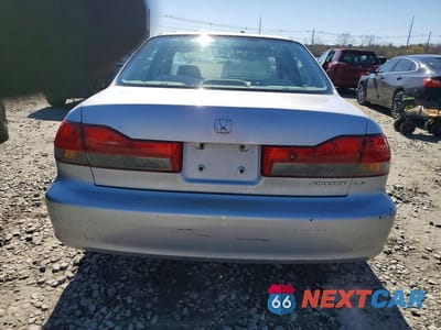 Zdjęcie 6 z 12 samochodu: 2001 HONDA ACCORD LX VIN:1HGCG66511A060221 - miniatura