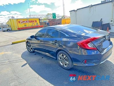 Trzecie zdjęcie samochodu z tyłu: 2021 HONDA CIVIC LX VIN:2HGFC2F64MH524053 - miniatura