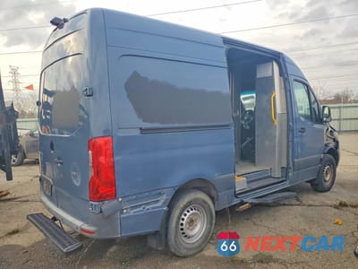 Trzecie zdjęcie samochodu z tyłu: 2019 MERCEDES BENZ SPRINTER 2500 DELIVERY VAN VIN:WD4PF0CD3KT003932 - miniatura