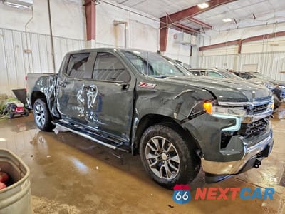 Czwarte zdjęcie samochodu z boku: 2025 CHEVROLET SILVERADO K1500 LT VIN:1GCUKDED7SZ263096 - miniatura