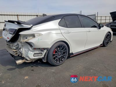 Trzecie zdjęcie samochodu z tyłu: 2020 TOYOTA CAMRY TRD VIN:4T1NZ1AK0LU041030 - miniatura