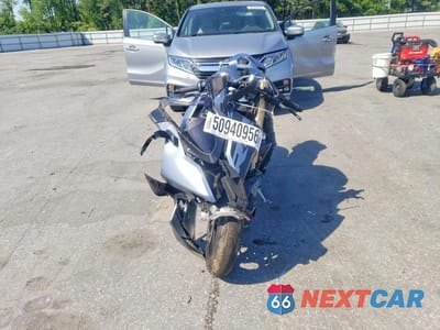 Drugie zdjęcie samochodu z przodu: 2025 BMW S 1000 RR VIN:WB10P2300S6L38790 - miniatura