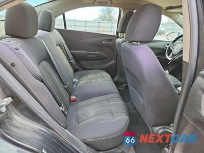 Zdjęcie 10 z 12 samochodu: 2015 CHEVROLET SONIC LT VIN:1G1JC5SG3F4160516 - miniatura
