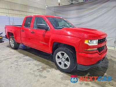 Czwarte zdjęcie samochodu z boku: 2018 CHEVROLET SILVERADO K1500 CUSTOM VIN:1GCVKPEC2JZ264202 - miniatura