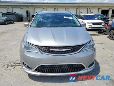 Piąte zdjęcie samochodu w środku: 2018 CHRYSLER PACIFICA VIN:2C4RC1BG5JR110371 - miniatura