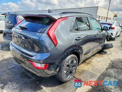 Trzecie zdjęcie samochodu z tyłu: 2023 KIA NIRO EV WIND VIN:KNDCR3L15P5072771 - miniatura