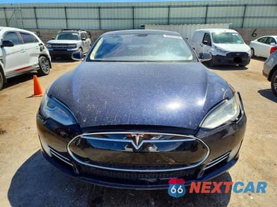 Piąte zdjęcie samochodu w środku: 2013 TESLA MODEL S VIN:5YJSA1CN1DFP26346 - miniatura