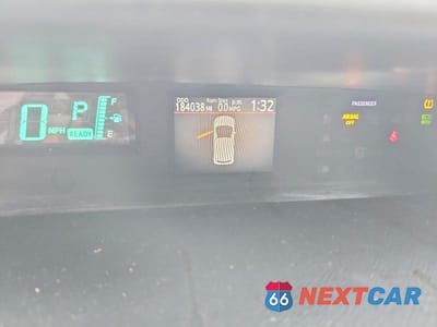 Zdjęcie 9 z 12 samochodu: 2012 TOYOTA PRIUS C TWO VIN:JTDKDTB3XC1516970 - miniatura