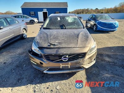 Piąte zdjęcie samochodu w środku: 2015 VOLVO V60 CROSS COUNTRY PREMIER VIN:YV4612HKXF1002010 - miniatura