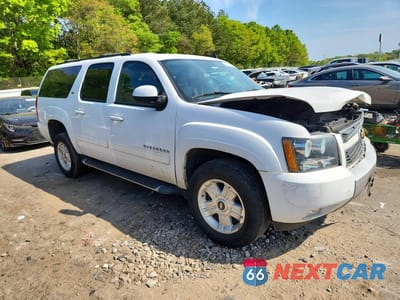 Czwarte zdjęcie samochodu z boku: 2014 CHEVROLET SUBURBAN K1500 LT VIN:1GNSKJE74ER217768 - miniatura