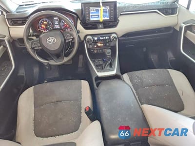 Zdjęcie 8 z 13 samochodu: 2019 TOYOTA RAV4 XLE VIN:JTMW1RFV6KD501596 - miniatura