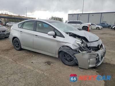 Czwarte zdjęcie samochodu z boku: 2013 TOYOTA PRIUS THREE VIN:JTDKN3DU2D1716505 - miniatura