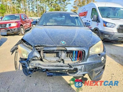 Piąte zdjęcie samochodu w środku: 2015 BMW X1 XDRIVE35I VIN:WBAVM5C55FVV94320 - miniatura