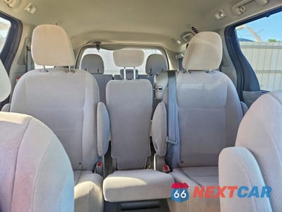 Zdjęcie 10 z 13 samochodu: 2020 TOYOTA SIENNA LE 8-PASSENGER VIN:5TDKZ3DCXLS062561 - miniatura