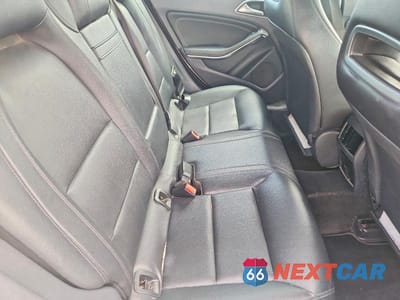 Zdjęcie 10 z 12 samochodu: 2015 MERCEDES-BENZ CLA 250 VIN:WDDSJ4EB7FN218302 - miniatura