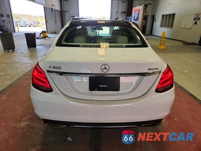 Zdjęcie 6 z 13 samochodu: 2015 MERCEDES-BENZ C 300 4MATIC VIN:55SWF4KB2FU031144 - miniatura