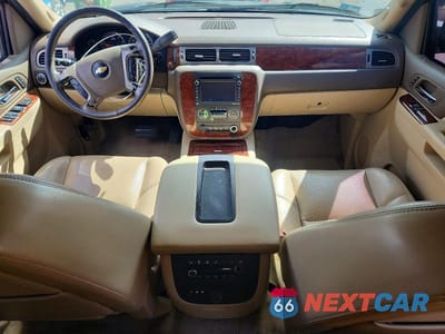 Zdjęcie 8 z 13 samochodu: 2014 CHEVROLET SUBURBAN K1500 LTZ VIN:1GNSKKE77ER149892 - miniatura