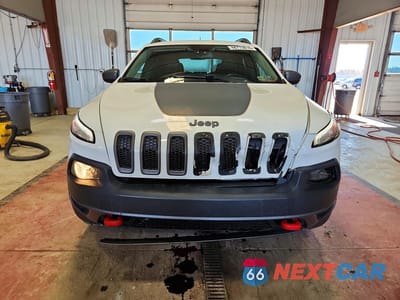 Piąte zdjęcie samochodu w środku: 2016 JEEP CHEROKEE TRAILHAWK VIN:1C4PJMBS6GW334560 - miniatura