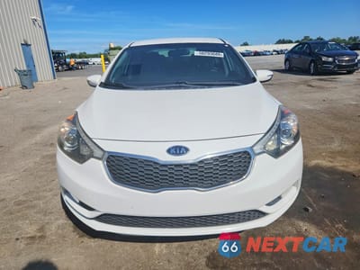 Piąte zdjęcie samochodu w środku: 2014 KIA FORTE EX VIN:KNAFX4A89E5086384 - miniatura
