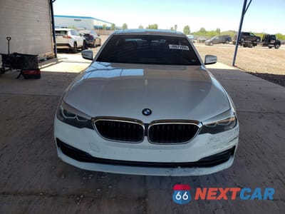 Piąte zdjęcie samochodu w środku: 2018 BMW 530 I VIN:WBAJA5C54JWA36939 - miniatura