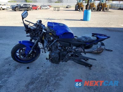 Trzecie zdjęcie samochodu z tyłu: 2024 YAMAHA YZFR7 VIN:JYARM38E0RA009863 - miniatura