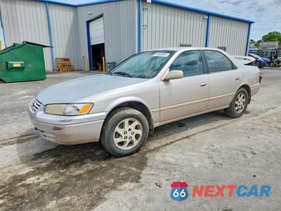 1997 TOYOTA CAMRY XLE V6 4T1BF22KXVU902913 - główne zdjęcie licytacji z USA - miniatura