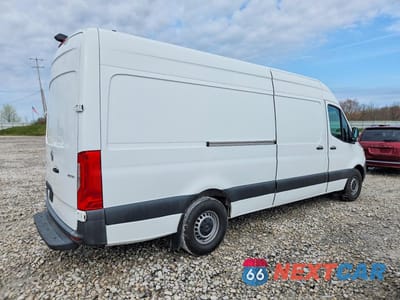 Trzecie zdjęcie samochodu z tyłu: 2021 MERCEDES BENZ SPRINTER 2500 DELIVERY VAN VIN:W1Y4DCHY8MT047102 - miniatura