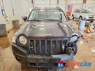 Piąte zdjęcie samochodu w środku: 2010 JEEP COMPASS SPORT VIN:1J4NF1FB7AD675836 - miniatura