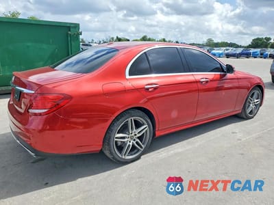 Trzecie zdjęcie samochodu z tyłu: 2019 MERCEDES-BENZ E 300 VIN:WDDZF4JB3KA616405 - miniatura