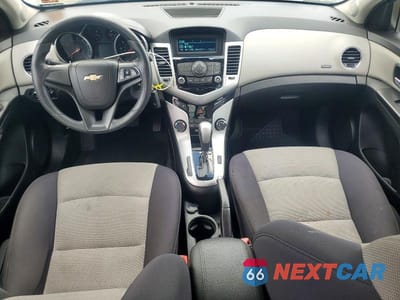 Zdjęcie 8 z 12 samochodu: 2012 CHEVROLET CRUZE LS VIN:1G1PC5SH6C7353627 - miniatura