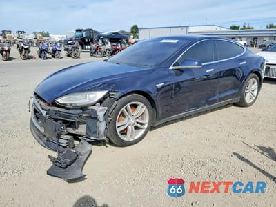 2014 TESLA MODEL S 5YJSA1S12EFP32933 - główne zdjęcie licytacji z USA - miniatura