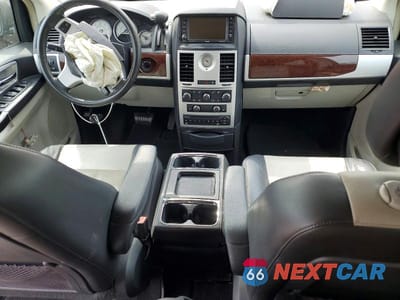 Zdjęcie 8 z 13 samochodu: 2010 CHRYSLER TOWN & COUNTRY TOURING PLUS VIN:2A4RR8D13AR406080 - miniatura