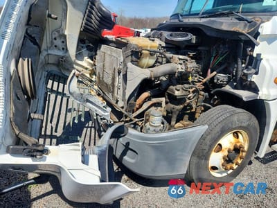 Zdjęcie 9 z 10 samochodu: 2015 FREIGHTLINER CASCADIA 125 SEMI TRUCK VIN:1FUJGLD65FLGJ1340 - miniatura