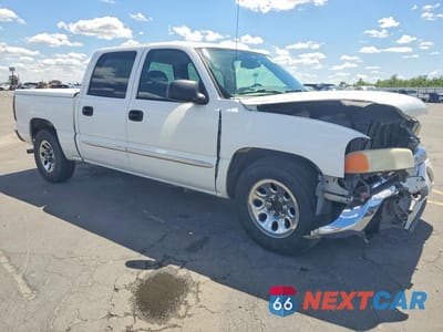 Czwarte zdjęcie samochodu z boku: 2005 GMC NEW SIERRA C1500 VIN:2GTEC13T251193725 - miniatura