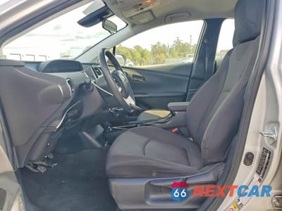 Zdjęcie 7 z 12 samochodu: 2017 TOYOTA PRIUS THREE VIN:JTDKARFU4H3536125 - miniatura