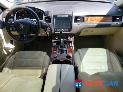 Zdjęcie 8 z 13 samochodu: 2012 VOLKSWAGEN TOUAREG V6 TDI VIN:WVGFK9BPXCD004813 - miniatura