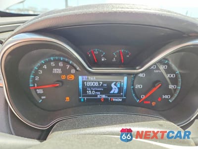 Zdjęcie 9 z 12 samochodu: 2018 CHEVROLET IMPALA LT VIN:2G1105SA9J9177489 - miniatura