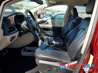 Zdjęcie 7 z 13 samochodu: 2018 CHRYSLER PACIFICA TOURING L VIN:2C4RC1BG8JR197568 - miniatura