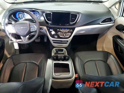 Zdjęcie 8 z 13 samochodu: 2024 CHRYSLER PACIFICA TOURING L VIN:2C4RC1BG4RR176065 - miniatura
