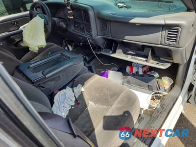 Zdjęcie 8 z 11 samochodu: 2006 CHEVROLET SILVERADO K3500 VIN:1GBJK39D36E257689 - miniatura