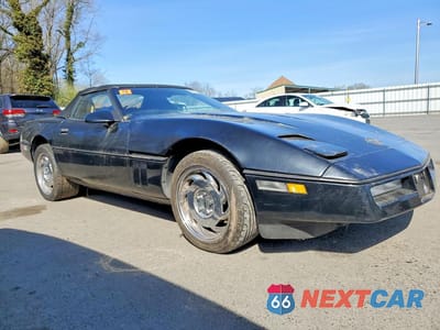 Czwarte zdjęcie samochodu z boku: 1990 CHEV CORVETTE CONVERTIBLE VIN:1G1YY3383L5106604 - miniatura