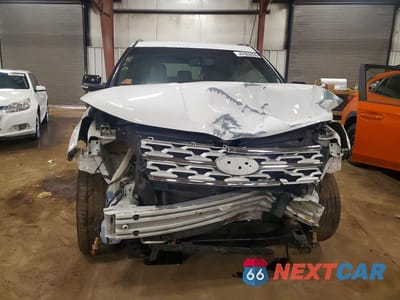 Piąte zdjęcie samochodu w środku: 2018 FORD EXPLORER XLT VIN:1FM5K8D85JGC35545 - miniatura